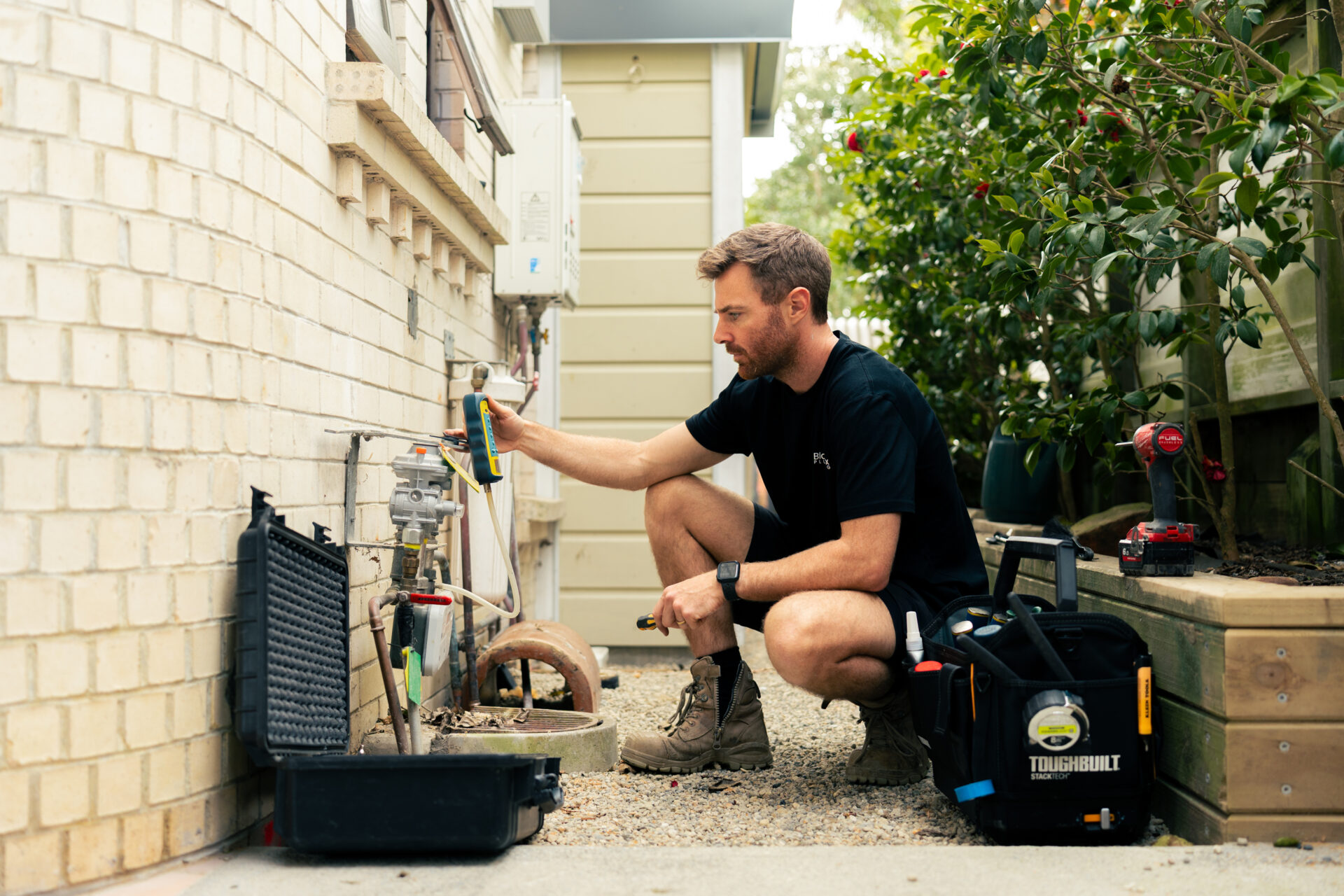 gas fitting and leak detection